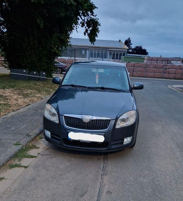 Grau Gebraucht 2007 Skoda Fabia Limousine | 1.000 € (Guter Preis) - Bild 1/4