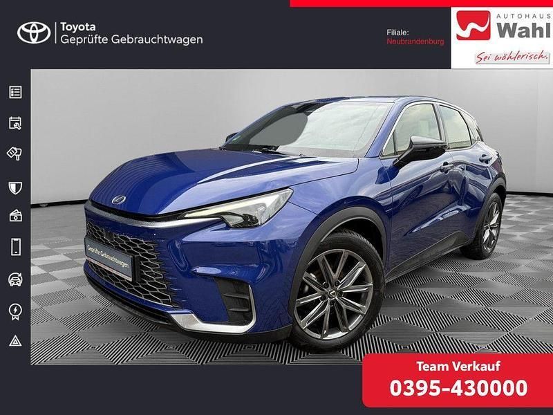 Blau Gebraucht 2024 Lexus LBX SUV | 28.900 € - Bild 1/4
