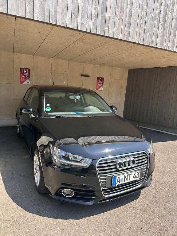 Schwarz Gebraucht 2011 Audi A1 Ambition Kleinwagen | 7.500 € (Etwas zu teuer) - Bild 1/4
