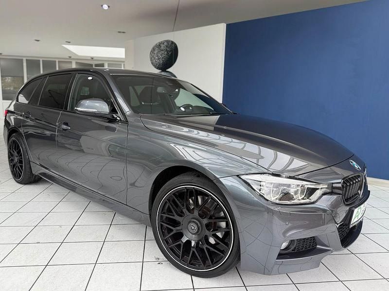 Gebraucht BMW 330 M Sport 258 PS (189 kW) 2016 Grau Kombi