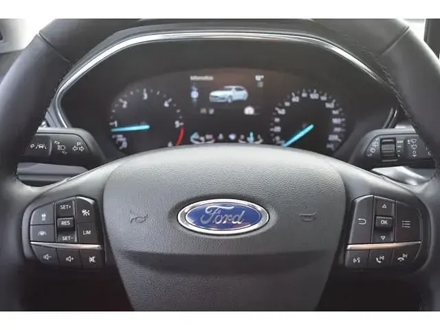 Usado Ford Focus Titanium 116 CV (85 kW) 2025 Magnetic (metallic) Familiar