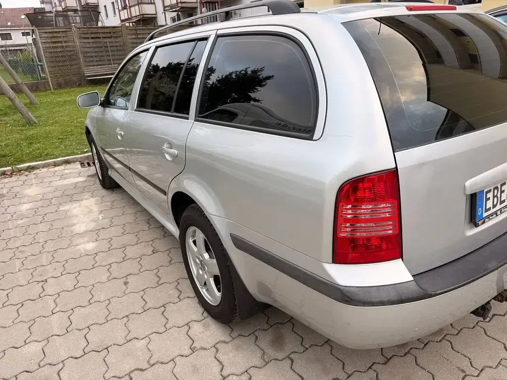Gebraucht Skoda Octavia Elegance 131 PS (96 kW) 2003 Grau Limousine
