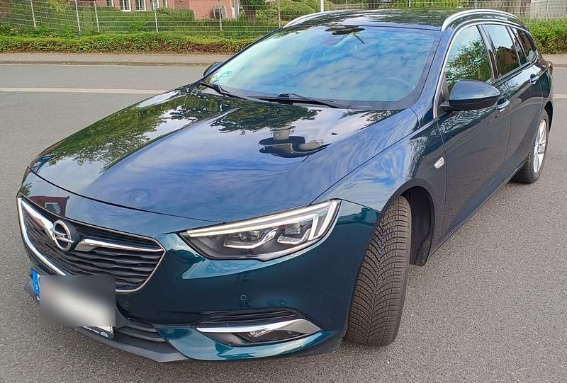 Grün Gebraucht 2018 Opel Insignia Innovation Kombi | 16.900 € (Teuer) - Bild 1/4