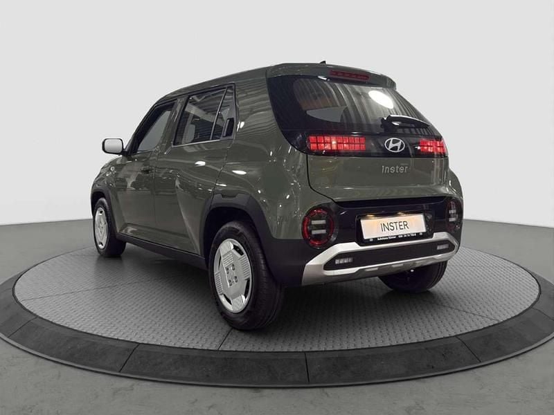 Neu Hyundai Inster Select 85 kW (116 PS) 2025 Gruen Kleinwagen