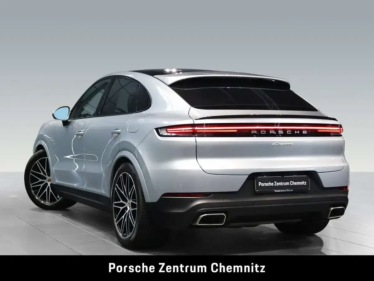 Gebraucht Porsche Cayenne E-Hybrid 470 PS (345 kW) 2024 Silber SUV