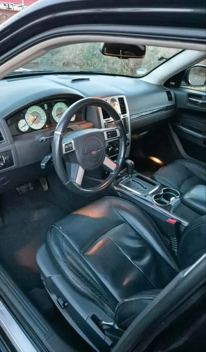 Usado Chrysler 300C 218 CV (160 kW) 2010 Negro Familiar