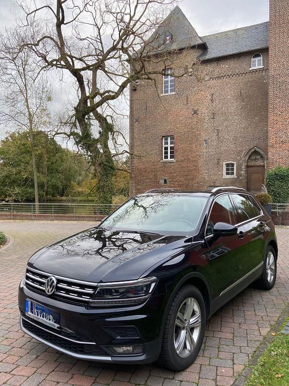 Second-hand VW Tiguan Highline 220 CP (161 kW) 2018 Negru SUV