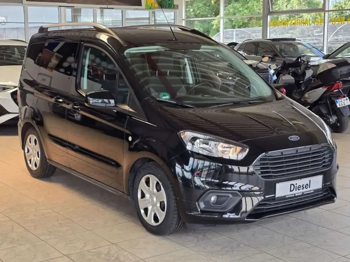 Gebraucht Ford Tourneo Courier Trend 101 PS (74 kW) 2021 Schwarz Van / Kleinbus