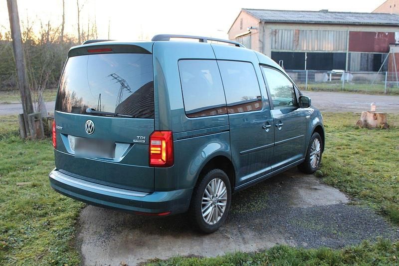 Gebraucht VW Caddy Comfortline 102 PS (75 kW) 2015 Grün Van / Kleinbus