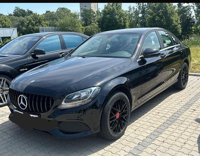 Gebraucht Mercedes C180 156 PS (114 kW) 2015 Schwarz Limousine