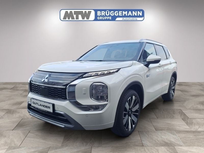 Weiss Neu 2025 Mitsubishi Outlander P-HEV Top SUV | 55.980 € - Bild 1/4