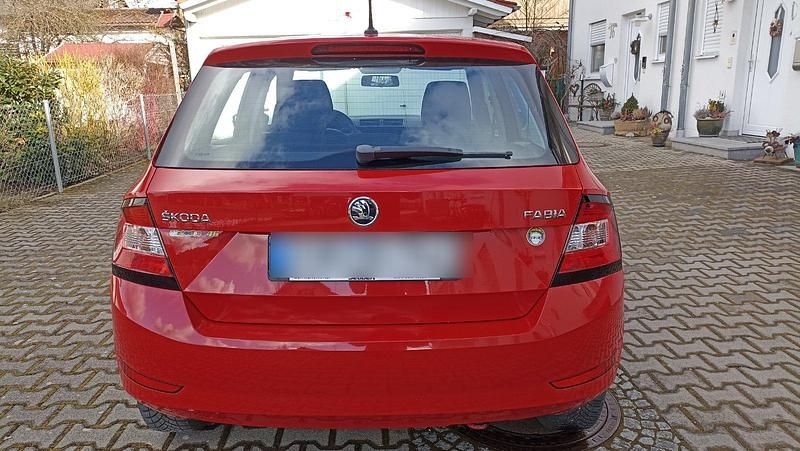 Gebraucht Skoda Fabia Active 75 PS (55 kW) 2018 Rot Kleinwagen