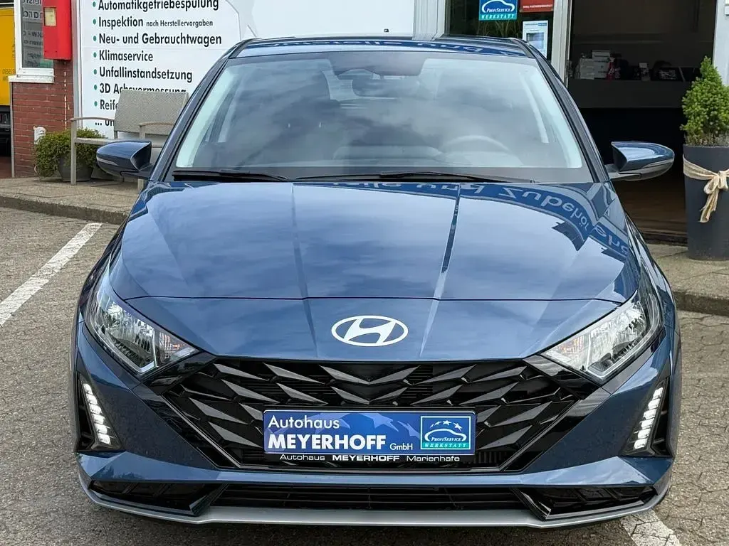 Neu Hyundai i20 Trend 90 PS (66 kW) 2026 Blau Kleinwagen