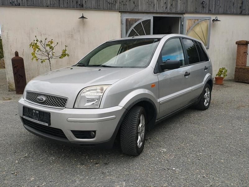 Silber Gebraucht 2004 Ford Fusion Kleinwagen | 4.299 € (Fairer Preis) - Bild 1/4