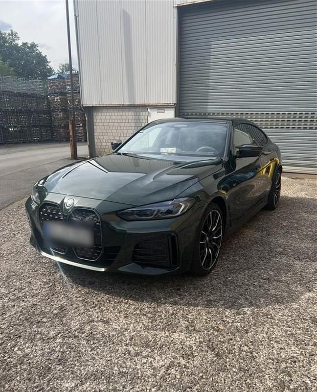 Grün Gebraucht 2024 BMW i4 M Sport Limousine | 52.000 € (Guter Preis) - Bild 1/4