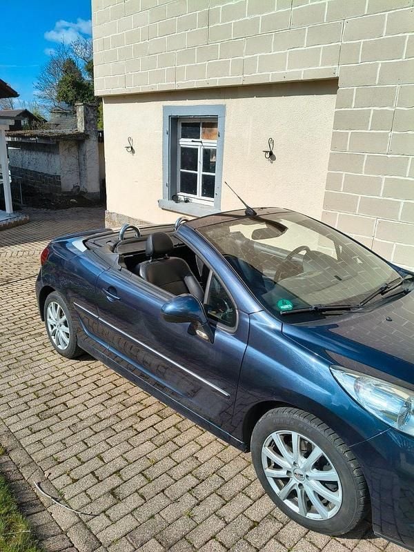 Gebraucht Peugeot 207 CC 156 PS (114 kW) 2012 Blau Cabrio