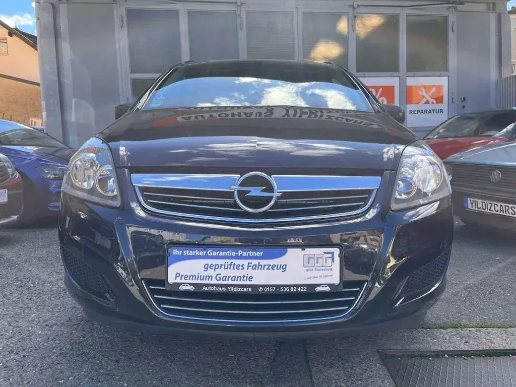 Gebraucht Opel Zafira Family 140 PS (102 kW) 2012 Schwarz Van / Kleinbus