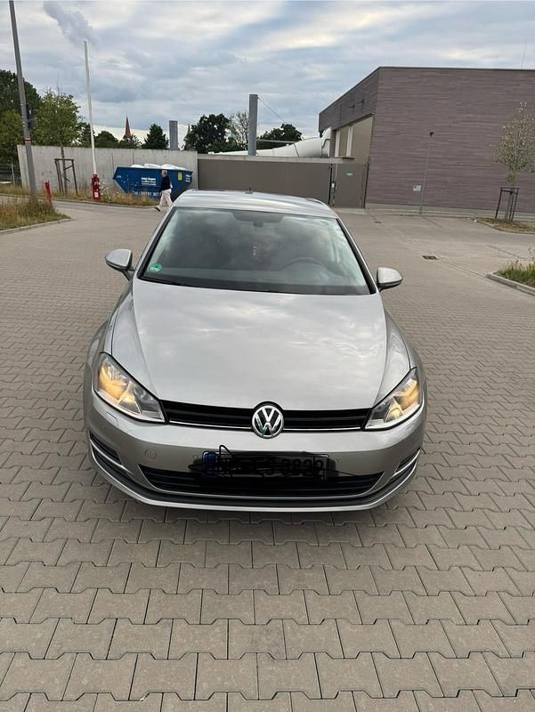 Silber Gebraucht 2014 VW Golf VII Kleinwagen | 10.500 € (Guter Preis) - Bild 1/4
