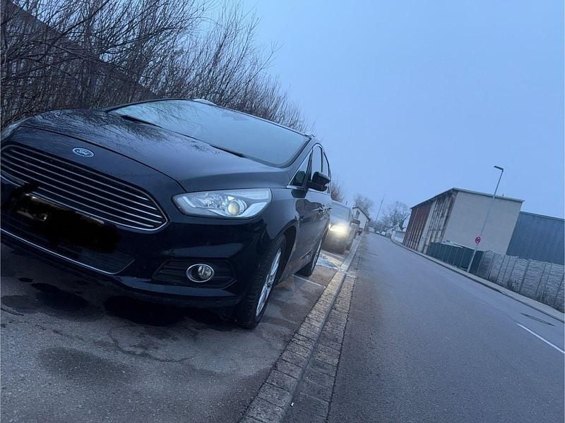 Gebraucht Ford S-MAX S 160 PS (117 kW) 2017 Schwarz Van / Kleinbus