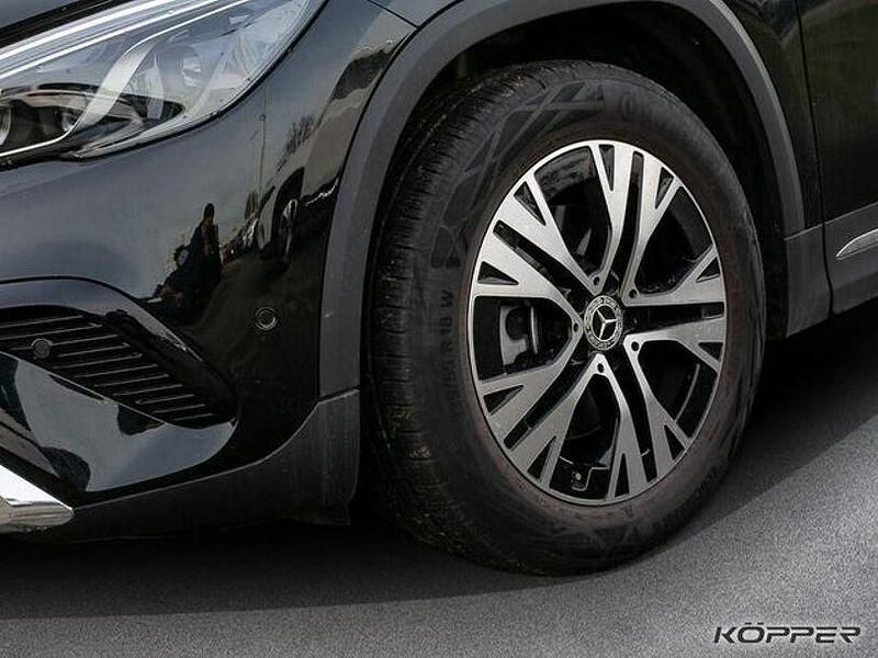 Gebraucht Mercedes GLA220 Progressive 190 PS (139 kW) 2024 Kosmosschwarz SUV