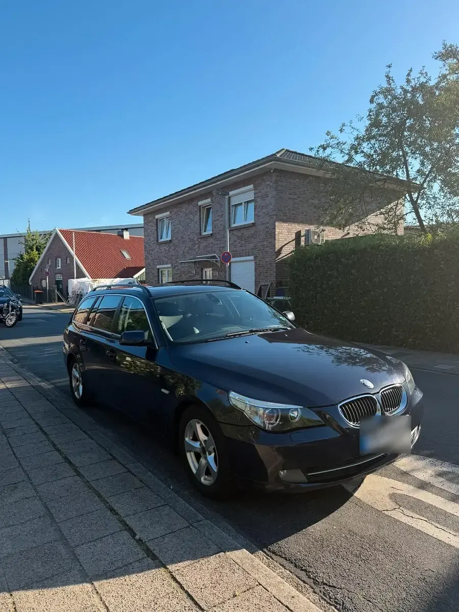 Gebraucht BMW 525 Basis 177 PS (130 kW) 2005 Blau Kombi