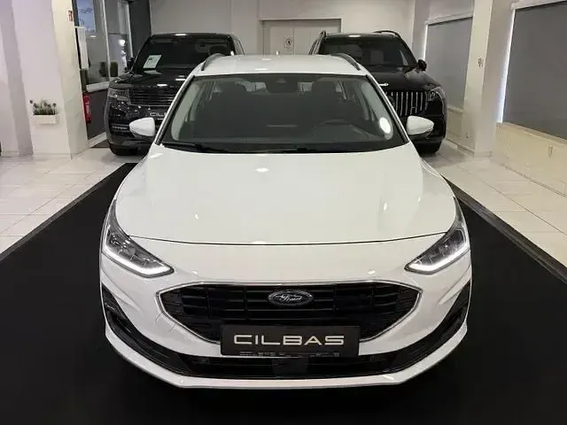 Używany Ford Focus Cool & Connect 120 KM (88 kW) 2023 Biały Kombi