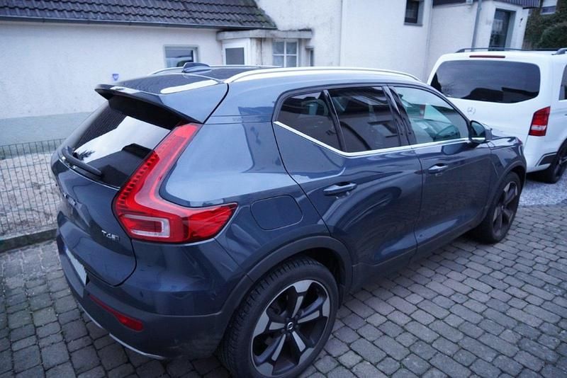 Blau Gebraucht 2020 Volvo XC40 Inscription SUV | 27.500 € (Guter Preis) - Bild 1/4