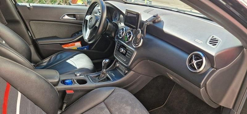 Gebraucht Mercedes A180 Urban 122 PS (89 kW) 2014 Schwarz Coupé