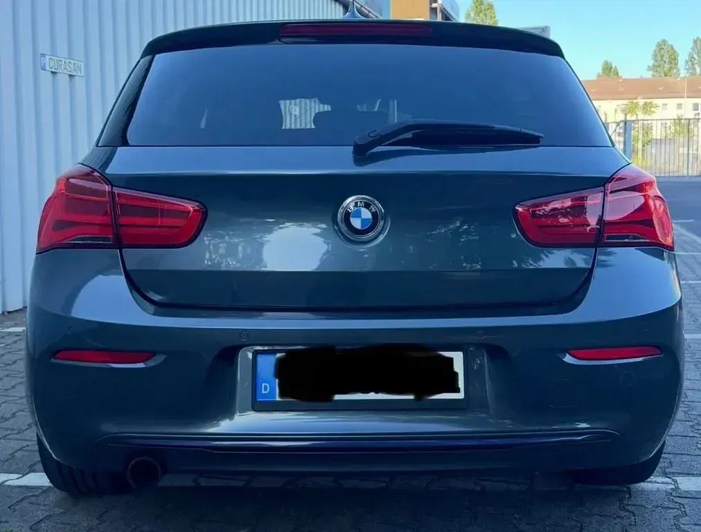 Gebraucht BMW 118 Sport Line 136 PS (100 kW) 2016 Grau Kleinwagen