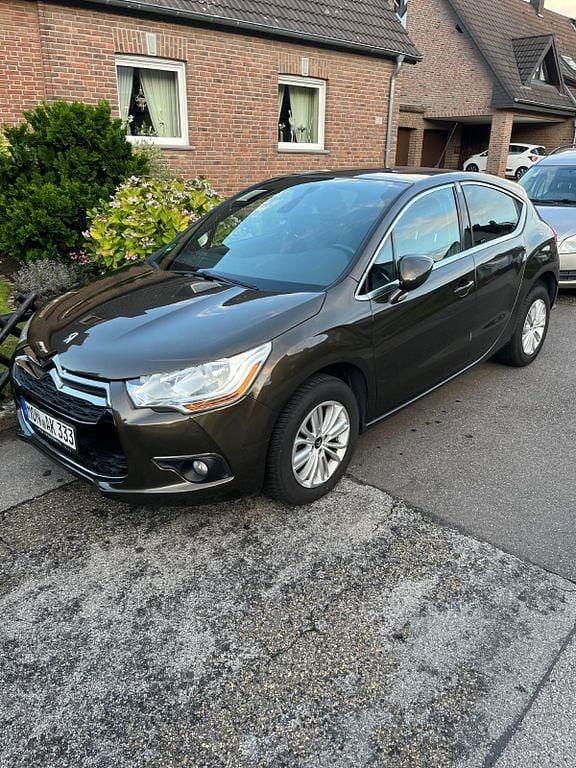 Braun Gebraucht 2014 Citroën DS4 Chic Kleinwagen | 5.100 € (Guter Preis) - Bild 1/4