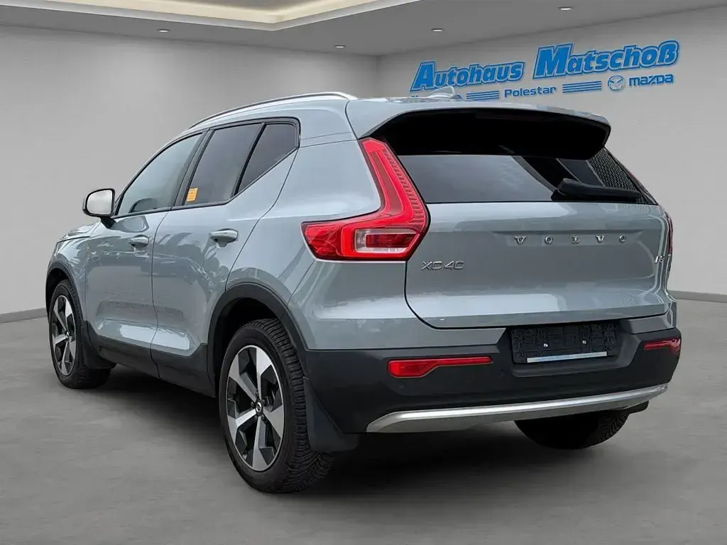Gebraucht Volvo XC40 Core 163 PS (119 kW) 2023 Grau SUV