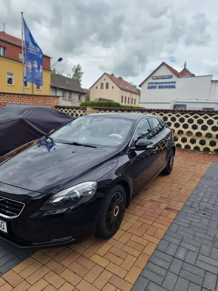 Gebraucht Volvo V40 120 PS (88 kW) 2014 Limousine