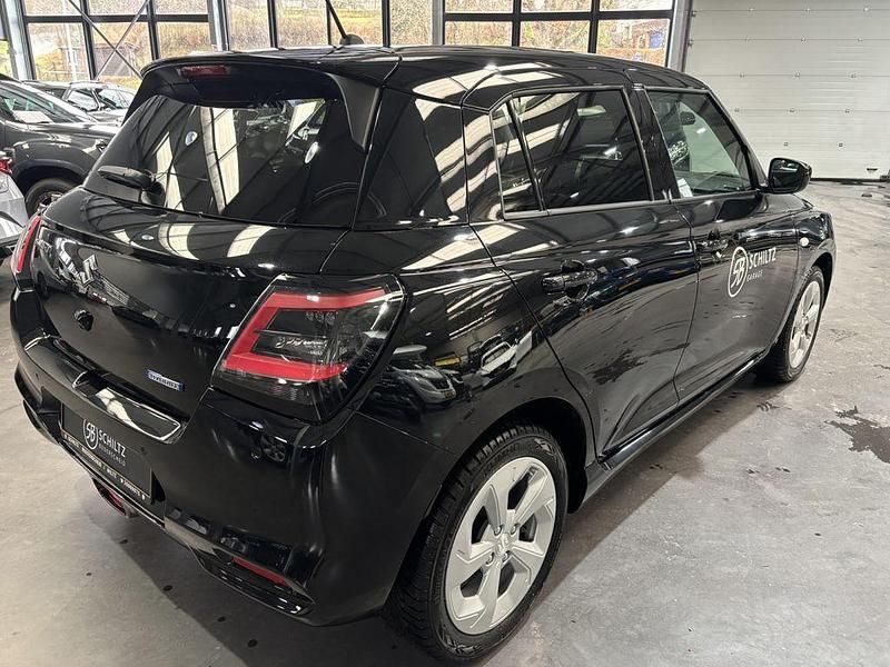 Gebraucht Suzuki Swift GL 83 PS (61 kW) 2025 Schwarz Kleinwagen