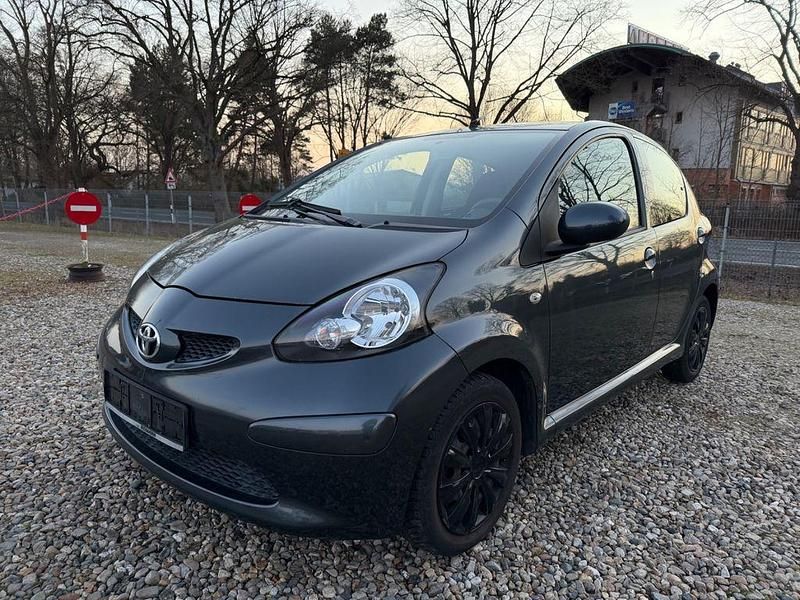 Gebraucht Toyota Aygo 68 PS (50 kW) 2006 Grau Kleinwagen