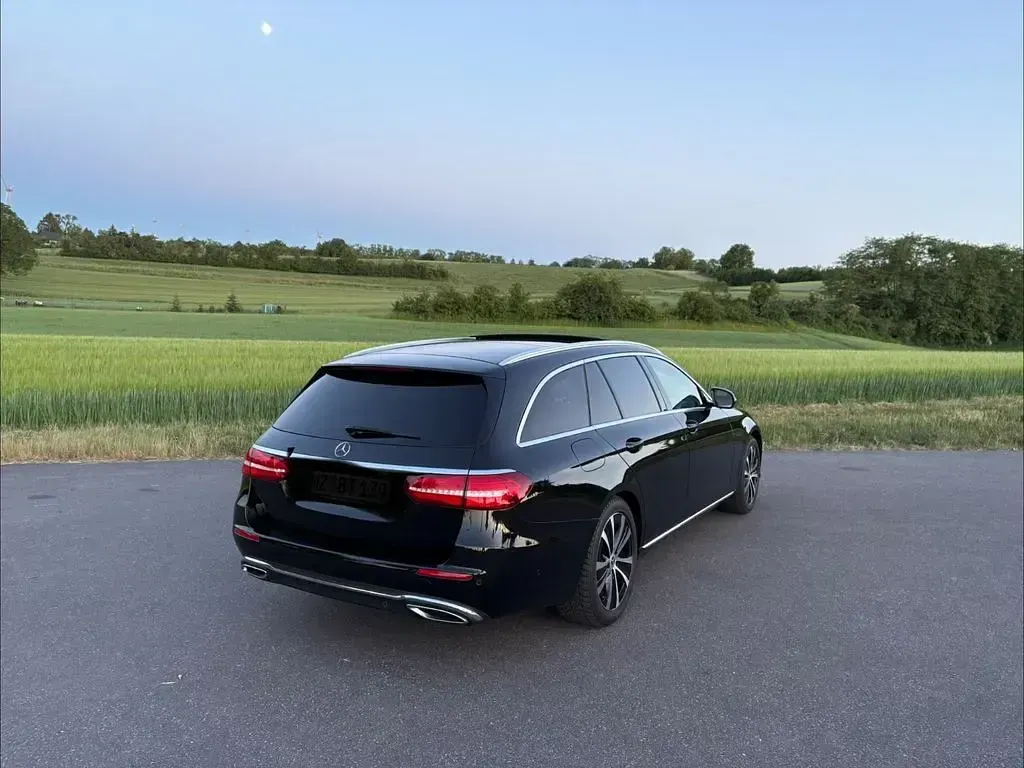 Gebraucht Mercedes E220 194 PS (142 kW) 2017 Schwarz Limousine