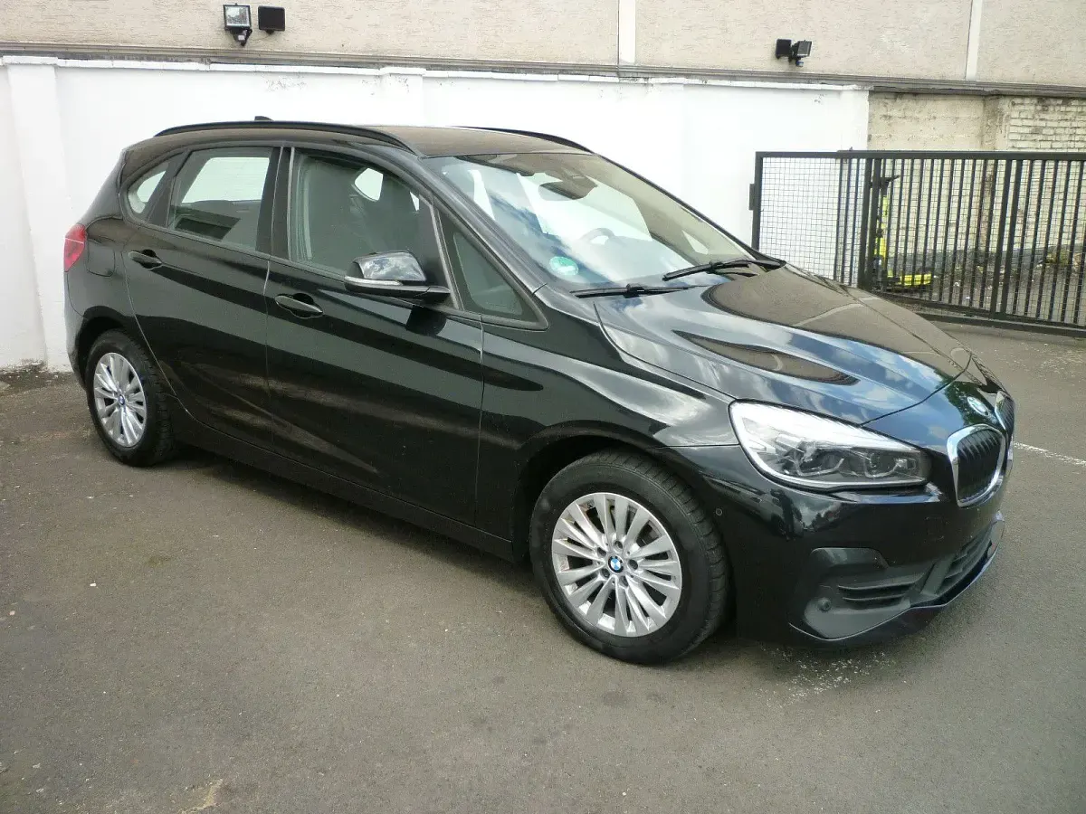 Gebraucht BMW 218 Sport Line 150 PS (110 kW) 2021 Schwarz Van / Kleinbus