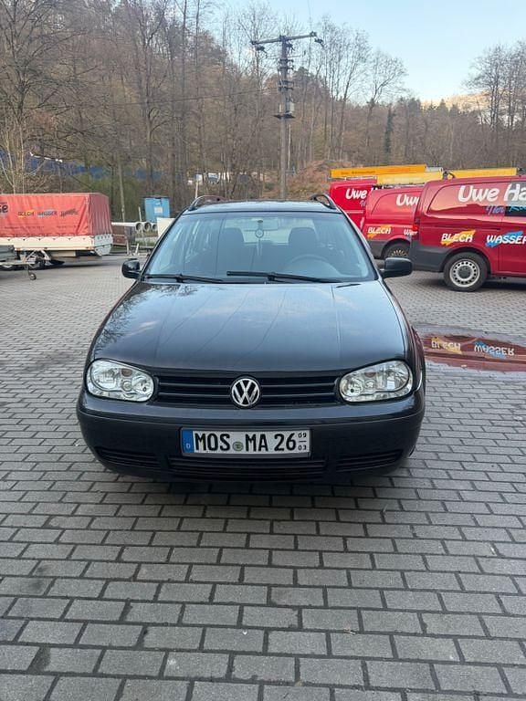 Gebraucht VW Golf IV Basis 101 PS (74 kW) 2003 Schwarz Kombi