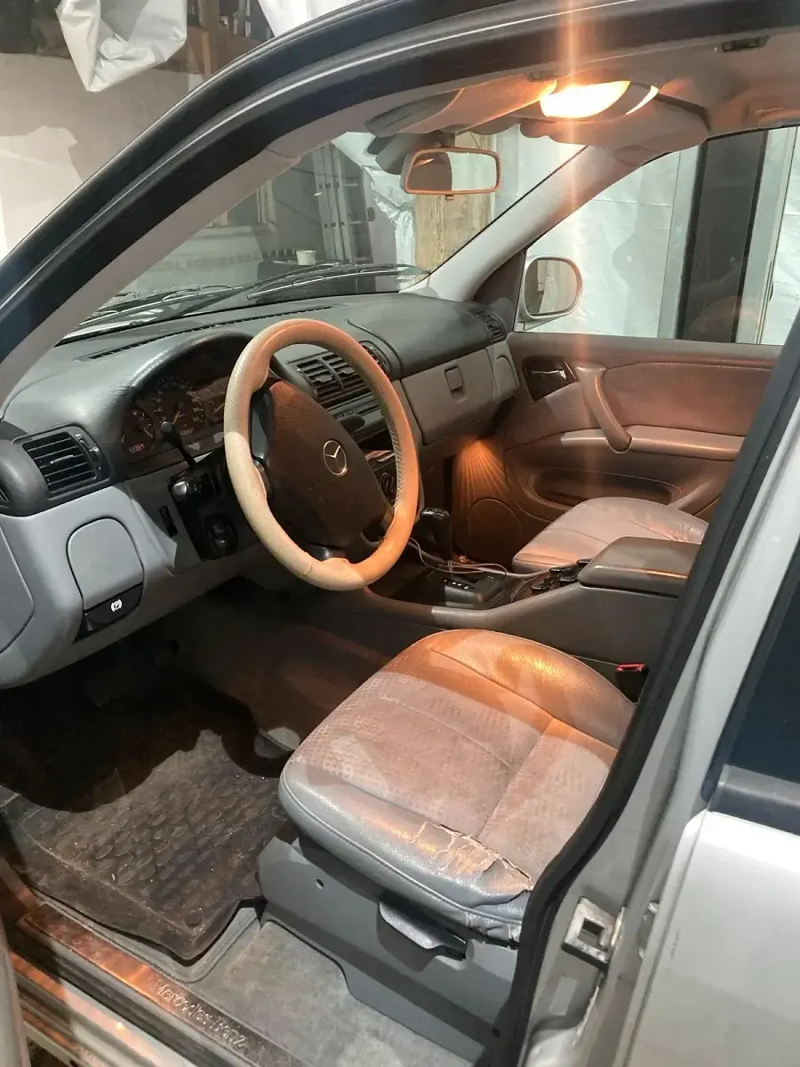 Brugt Mercedes ML320 218 HK (160 kW) 2001 Sølv SUV