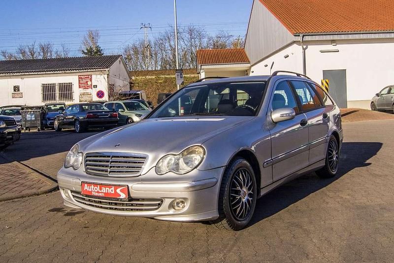 Gebraucht Mercedes C220 Elegance 150 PS (110 kW) 2005 Silber Kombi