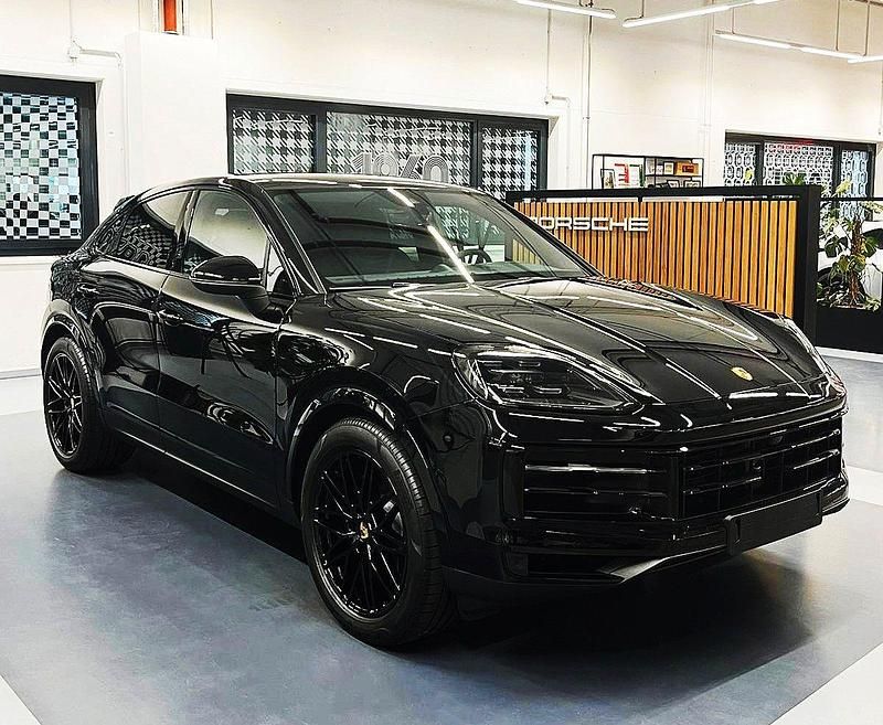 Gebraucht Porsche Cayenne 354 PS (260 kW) 2024 Schwarz SUV