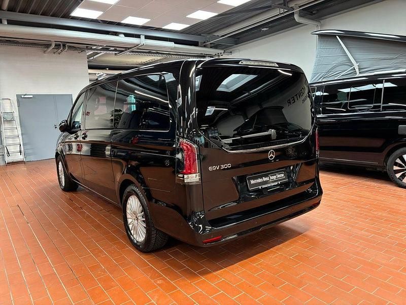 Gebraucht Mercedes EQV300 150 kW (204 PS) 2025 Schwarz Van / Kleinbus