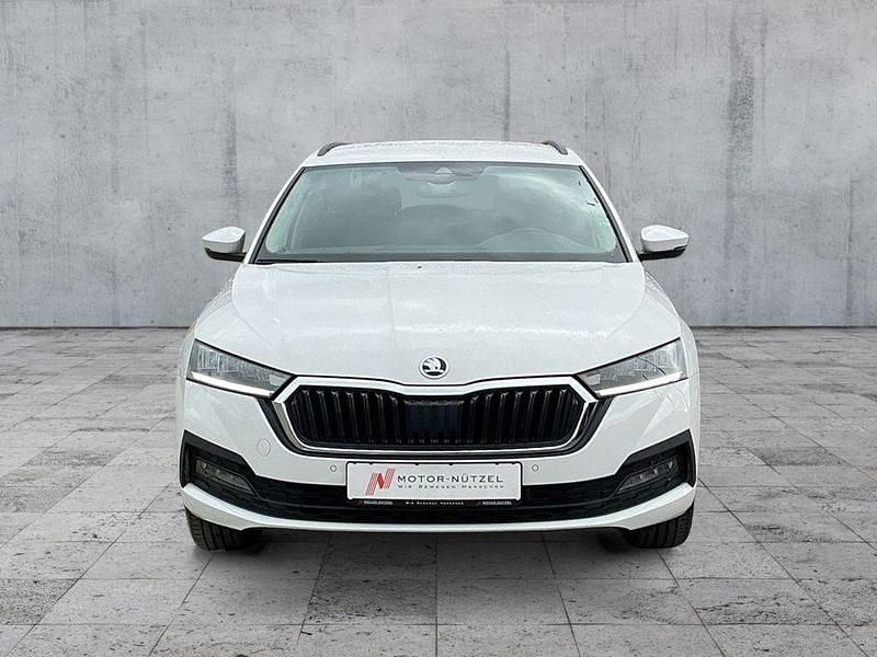 Gebraucht Skoda Octavia Ambition 204 PS (150 kW) 2022 Weiß Kombi