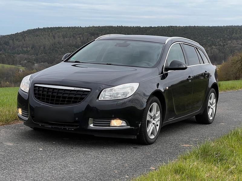 Gebraucht Opel Insignia 160 PS (117 kW) 2012 Schwarz Kombi
