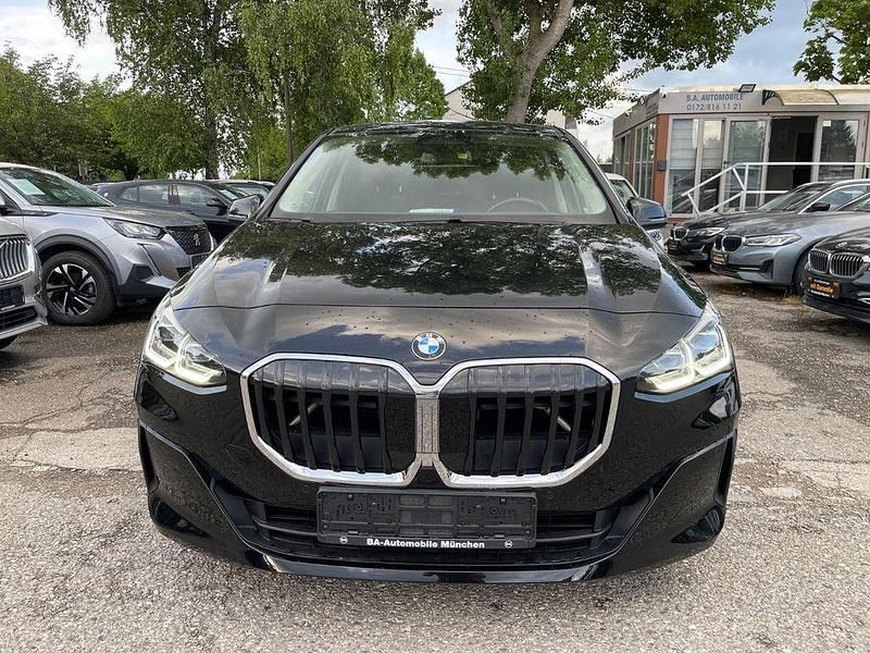Schwarz Gebraucht 2022 BMW 218 Active Tourer Sport Line Van / Kleinbus | 20.950 € - Bild 1/4