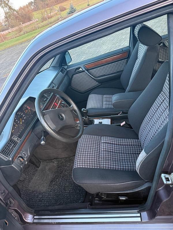 Gebraucht Mercedes E230 1991 Limousine