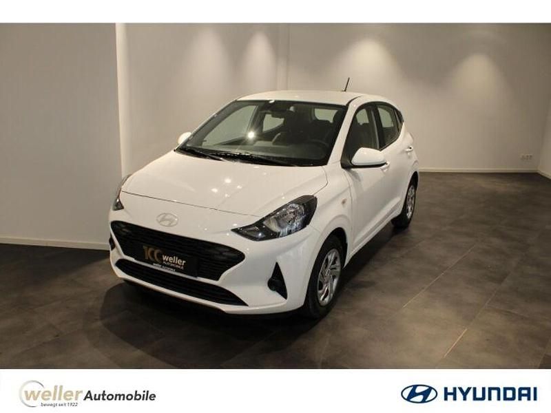Gebraucht Hyundai i10 Select 63 PS (46 kW) 2024 Weiss Kleinwagen