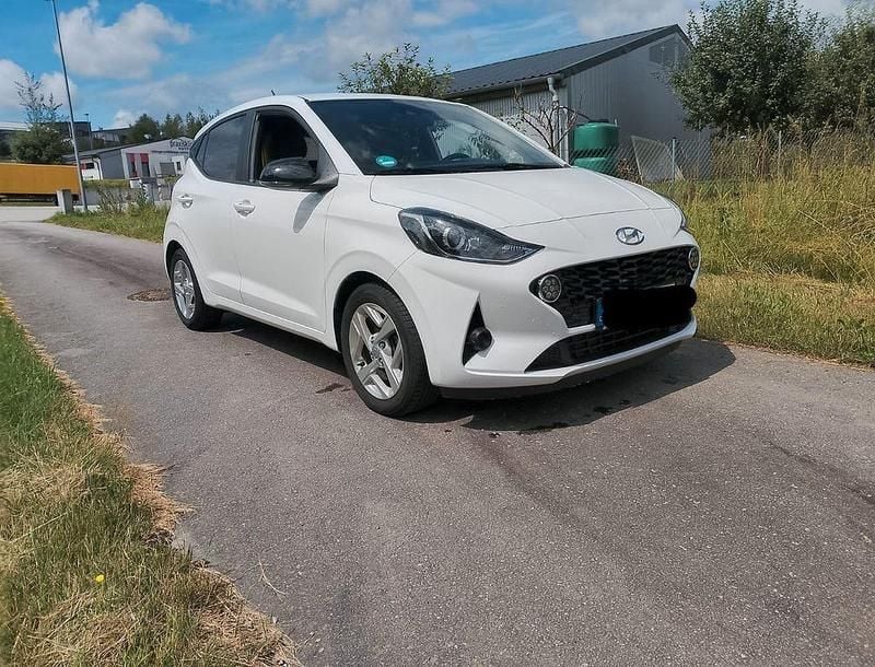 Weiß Gebraucht 2023 Hyundai i10 Kleinwagen | 12.899 € (Fairer Preis) - Bild 1/4