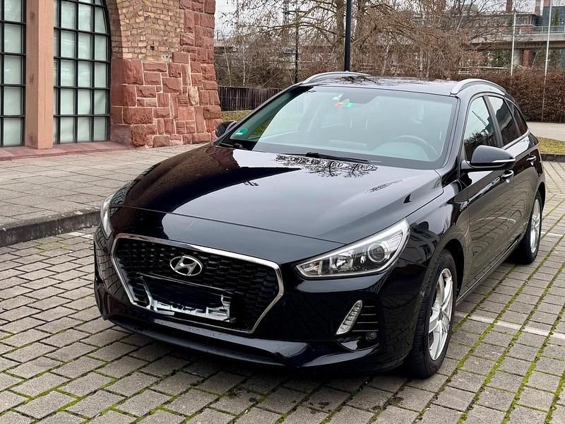 Schwarz Gebraucht 2018 Hyundai i30 Kombi | 10.000 € (Guter Preis) - Bild 1/4