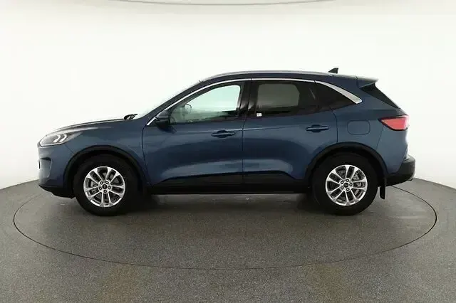 Używany Ford Kuga 150 KM (110 kW) 2022 Niebieski SUV