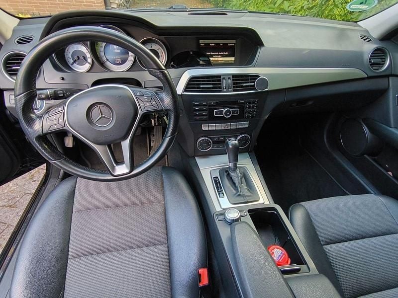 Gebraucht Mercedes 250 204 PS (150 kW) 2014 Schwarz Kombi